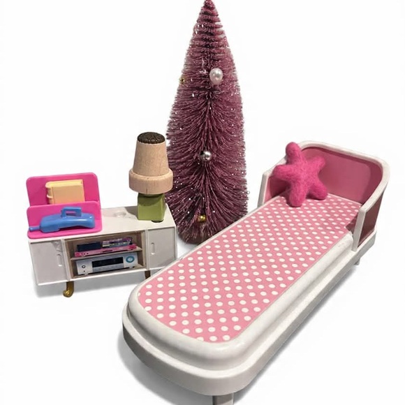 Colorful Living Room & kitchen Furniture for Barbie House picnic table - Picture 2 of 5